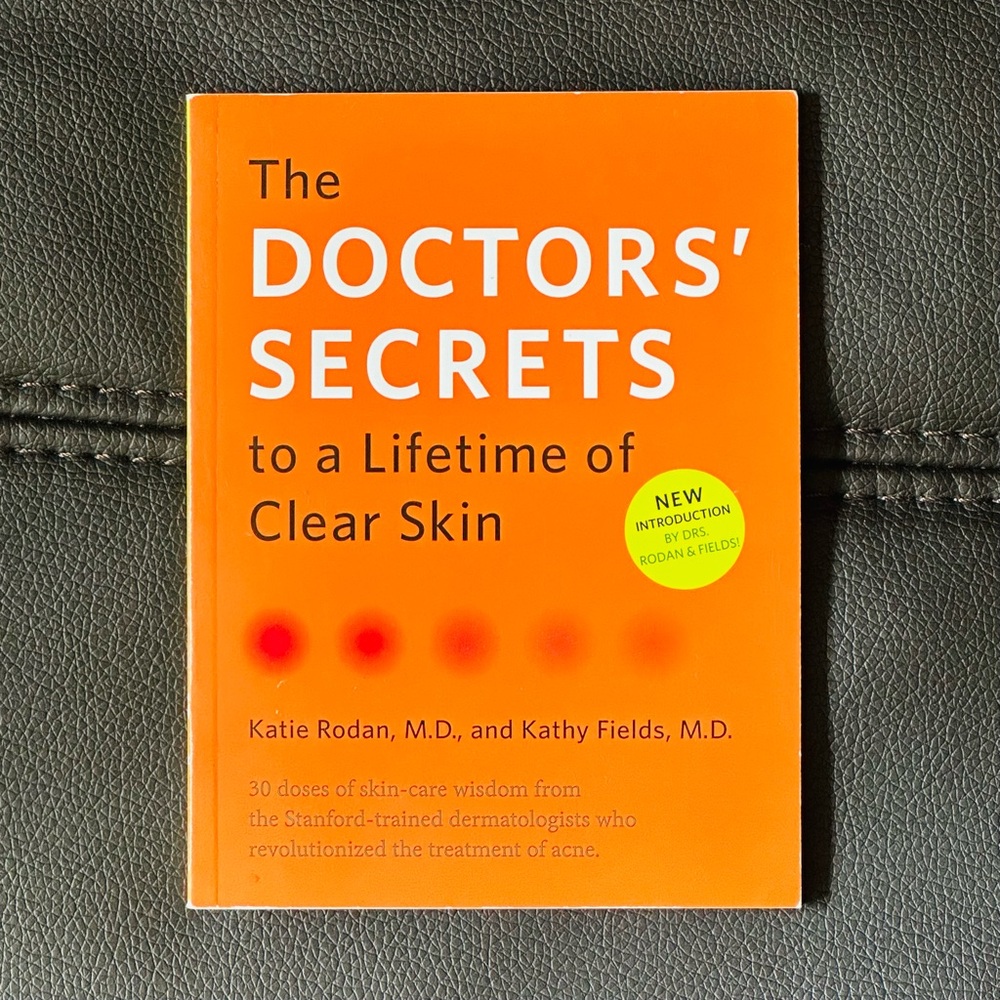 NEW The Doctors’ Secrets to a Lifetime of Clear Skin Paperback Book